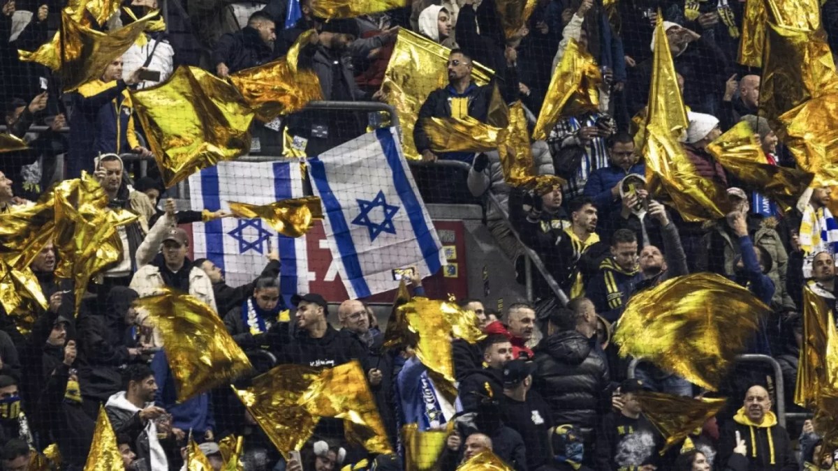 Occidente entierra un genocidio convirtiendo en víctimas a los matones del fútbol&nbsp;israelí