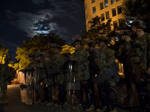 Terrorismo interno y violencia espectacularizada en el Estado bélico de&nbsp;Trump