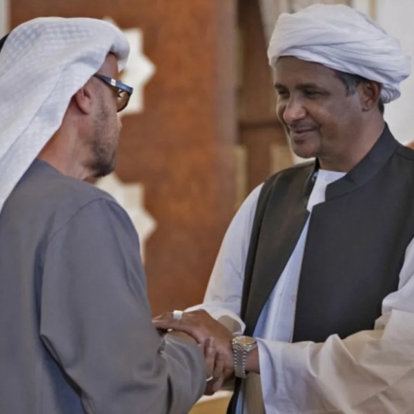 Los Emiratos Árabes Unidos han llevado a Sudán al borde del abismo. Es hora de usar su poder para poner fin a la&nbsp;guerra