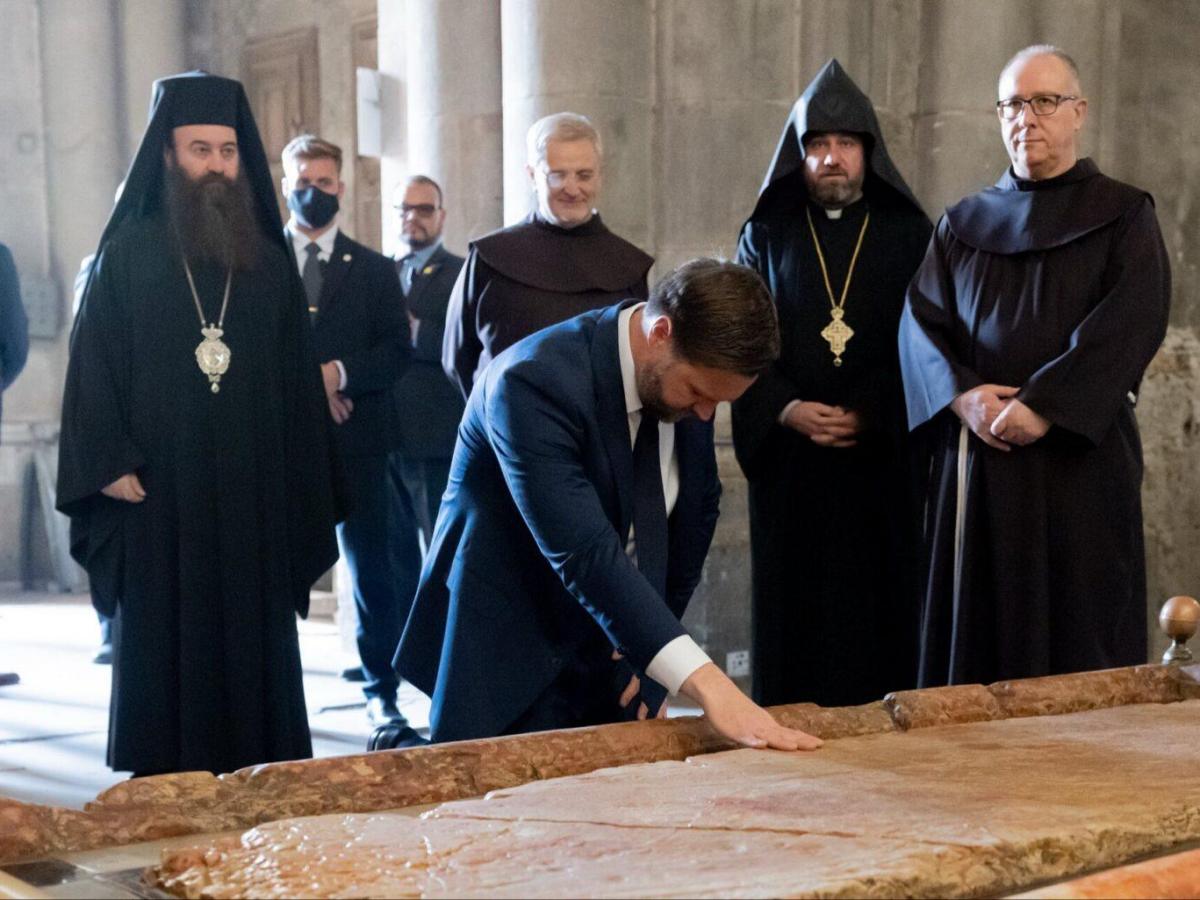 El Papa que no querían que vieran: raza, autoridad moral y la osadía de JD&nbsp;Vance