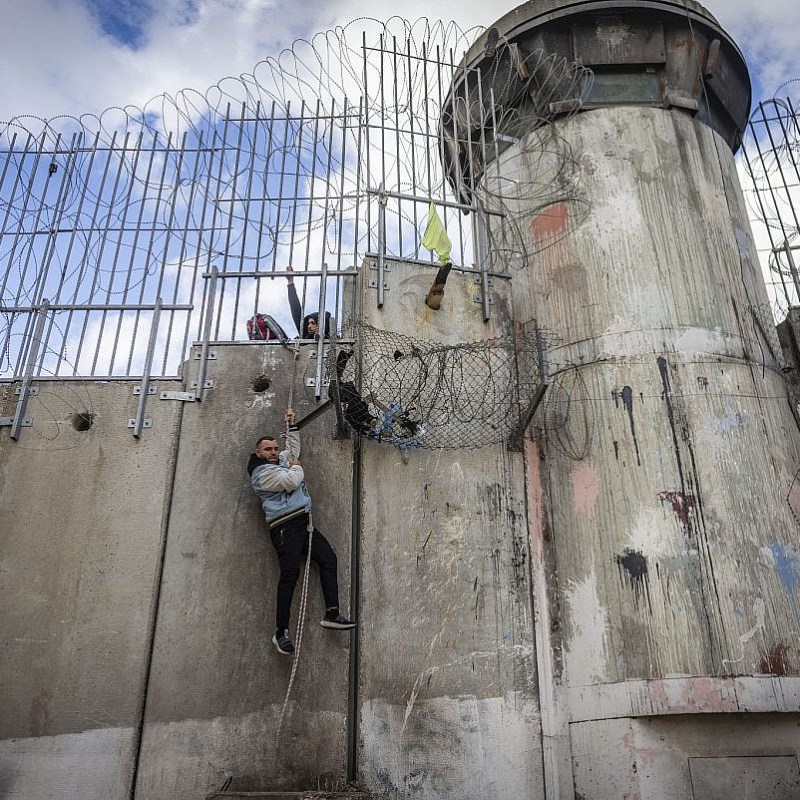 Los palestinos que se juegan la vida por un&nbsp;trabajo
