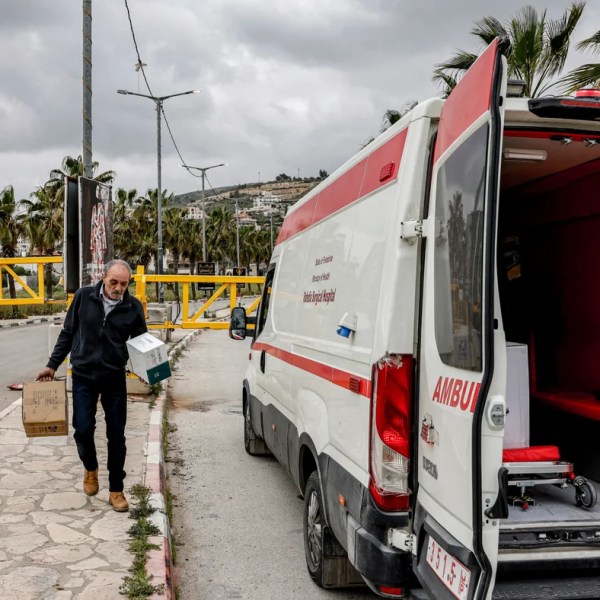 Ser médico en la Cisjordania ocupada: Nuestros hospitales se están&nbsp;apagando