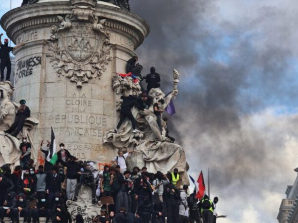 La revuelta estudiantil en Francia: el capitalismo mafioso y la guerra contra la&nbsp;juventud